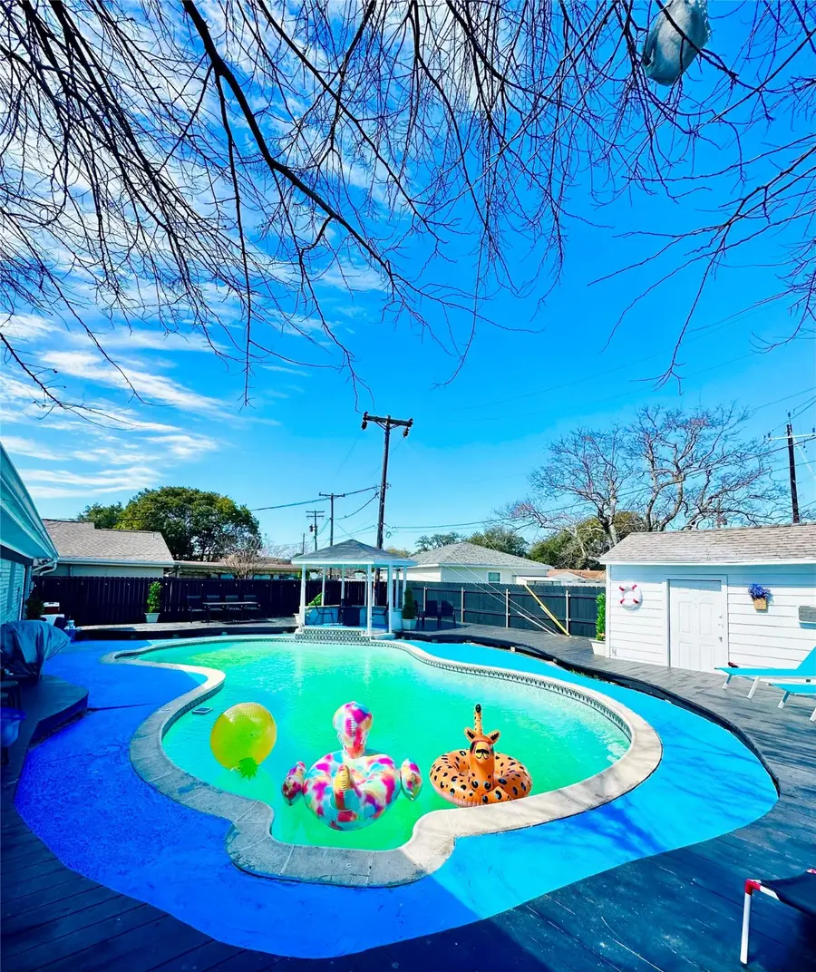 1426 Harbor View Dr Drive, Galveston, TX 77550 - Image #2