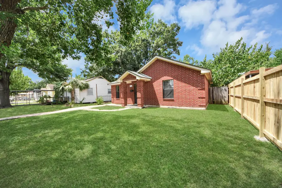 110 Denham Avenue, Pasadena, TX 77506 - #2