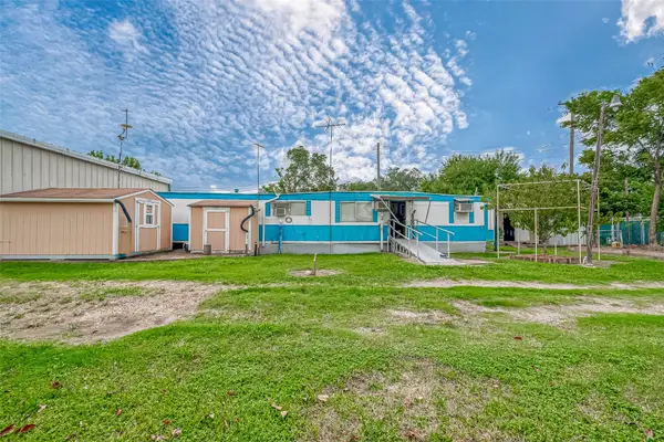 216 Hawkins Avenue, Houston, TX 77037