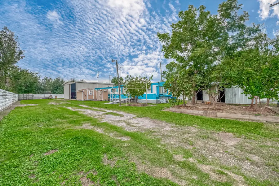 216 Hawkins Avenue, Houston, TX 77037 - Image #2