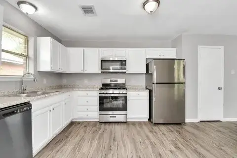 8106 Claiborne Street, Houston, TX 77078 - #2