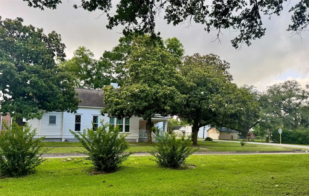 2421 Avenue G, Bay City, TX 77414 - Image #1