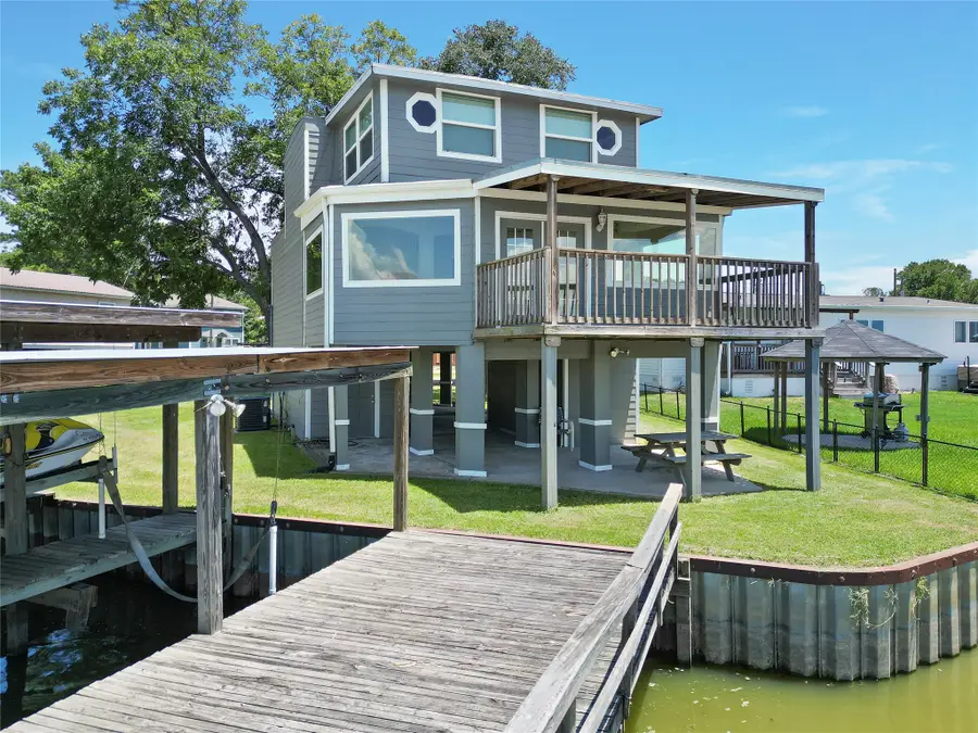 210 W Lakeview Wood, Onalaska, TX 77360 - #2