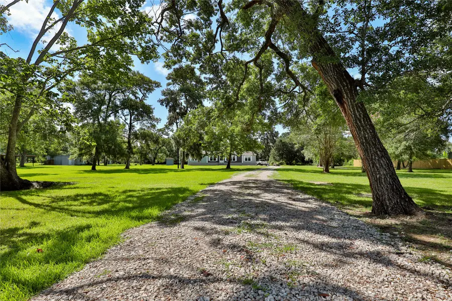 6403 County Road 3, Sweeny, TX 77480 - Image #3