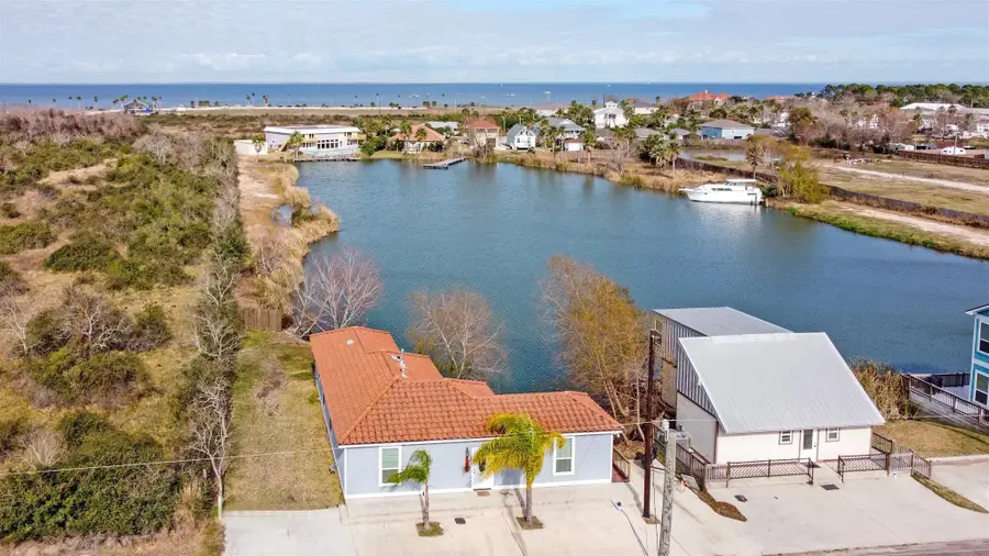 2734 Avenue D, Dickinson, TX 77539 - Image #3