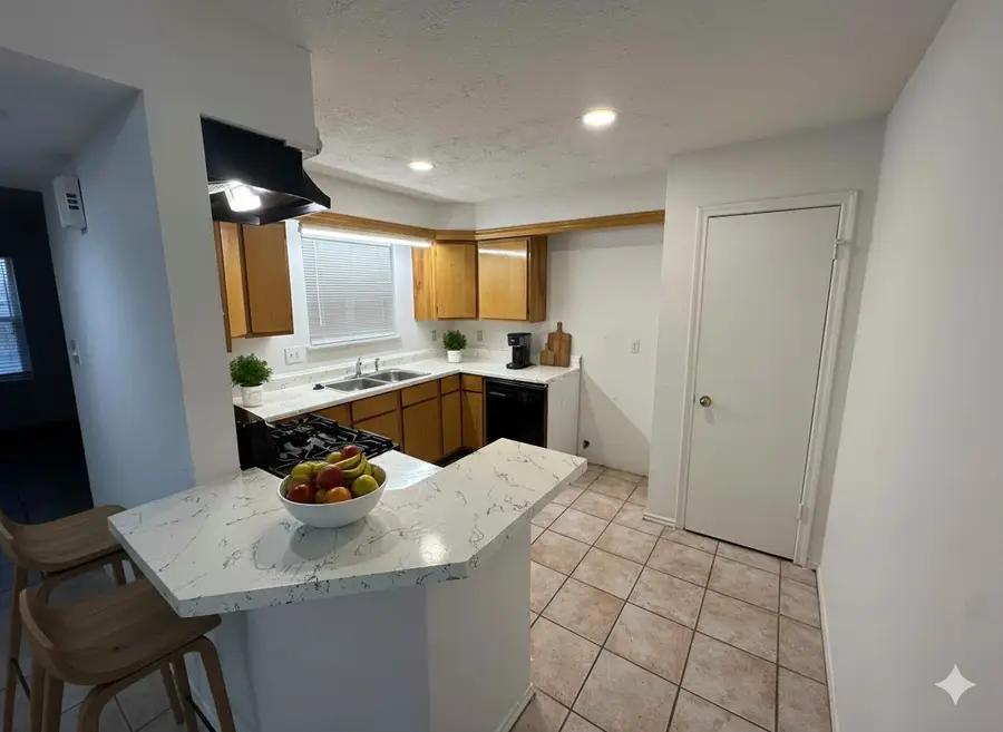 9303 Kingsflower Circle, Houston, TX 77075 - #3