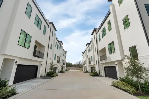 8708 Ojeman Villas Drive, Houston, TX 77055