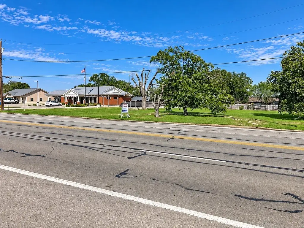 711 S Eagle Street, Weimar, TX 78962 - #1