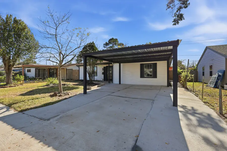 2716 Windsor Lane, Pasadena, TX 77506 - Image #2