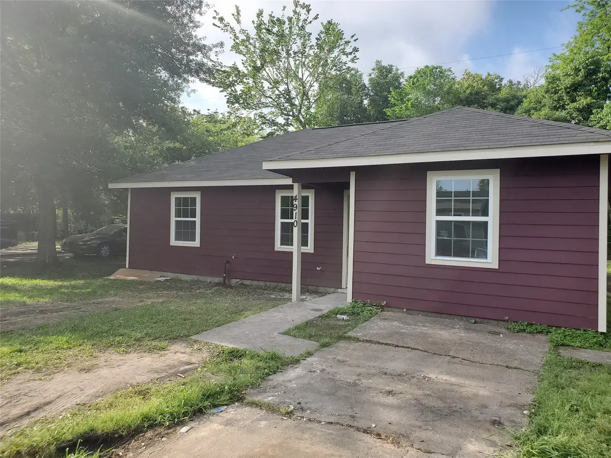 4910 Southwind Street, Houston, TX 77033 - Image #1
