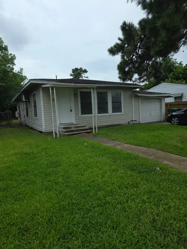 242 Bolden Street, Houston, TX 77029