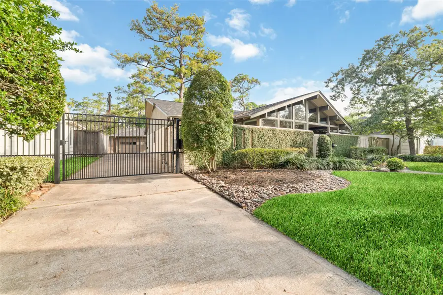 10034 Bordley Drive, Houston, TX 77042 - Image #3