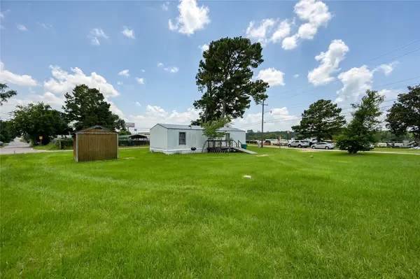 108 Monroe Street, Willis, TX 77378