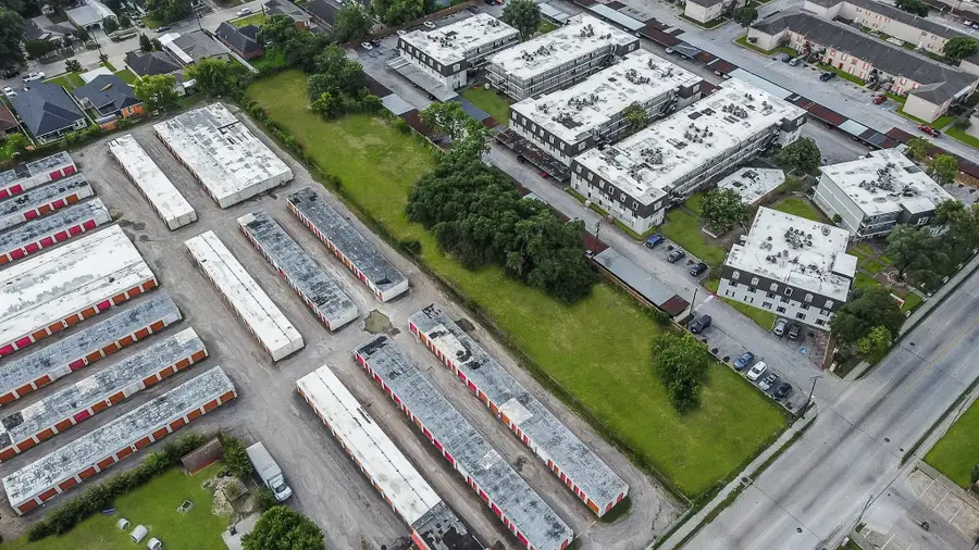 1051 Burke Road, Pasadena, TX 77506 - Image #3