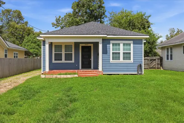 6657 Washington Street, Groves, TX 77619