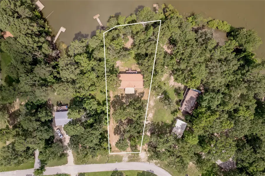 221 Chestnut Bend, Huntsville, TX 77320 - Image #2