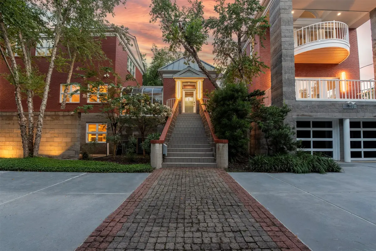 3211 Pittsburg Street, West University Place, TX 77005 - Image #1