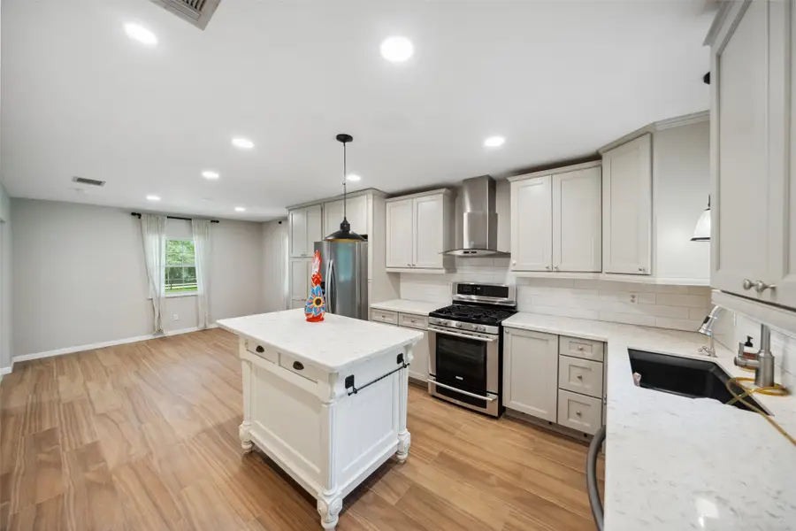 13373 Southshore Drive, Conroe, TX 77304 - Image #3