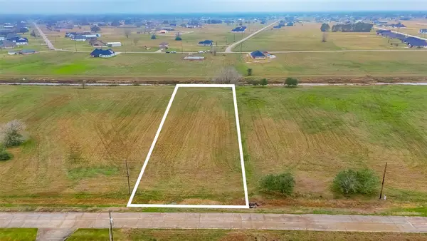 360 Brahman Trail, Angleton, TX 77515