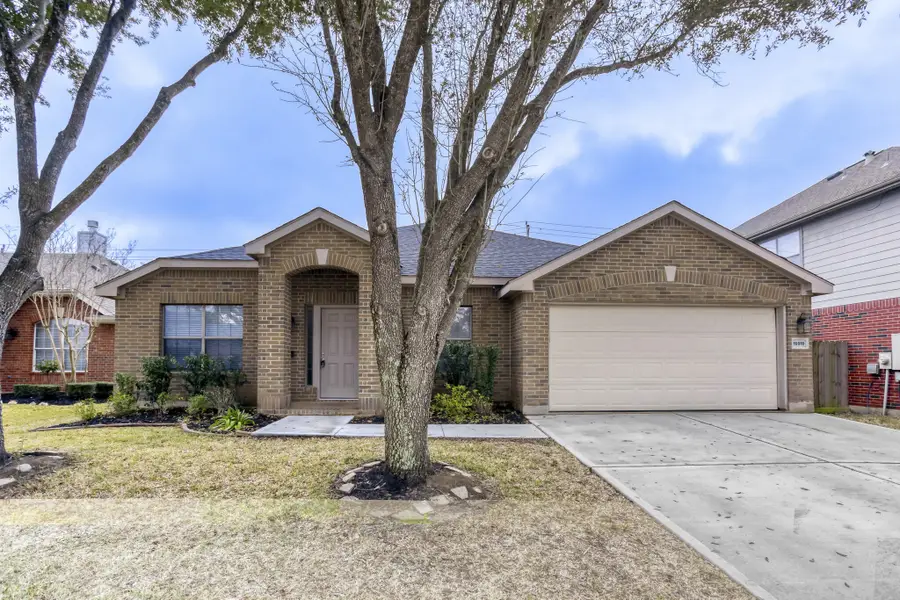 16919 Canyon Springs Lane, Friendswood, TX 77546 - Image #3