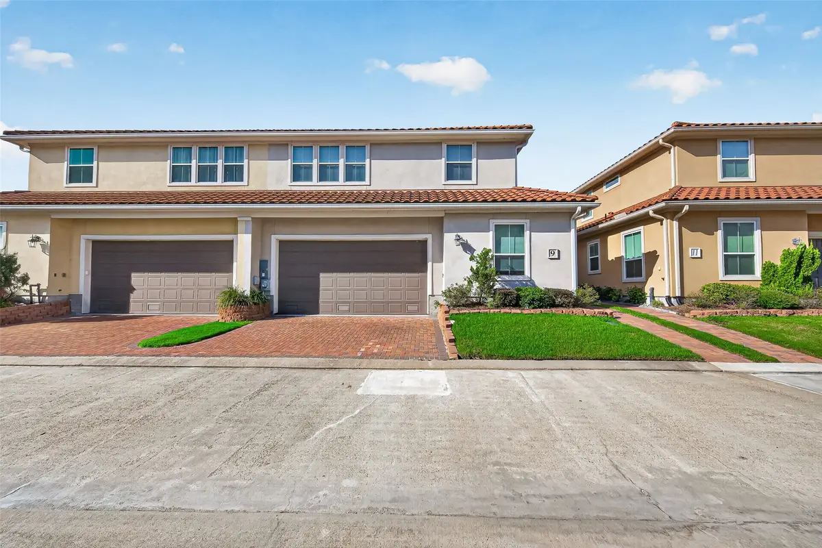 9 W Oaks Drive, Houston, TX 77058 - #1