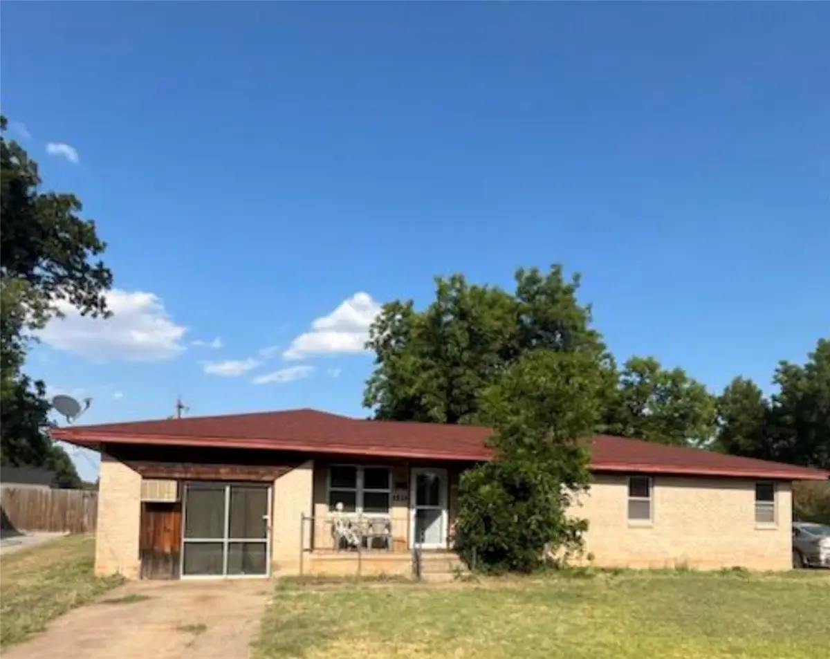 707 Gayle Street, Burkburnett, TX 76354 - #1
