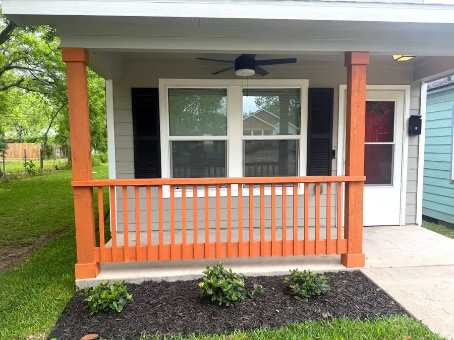 717 6th Avenue N, Texas City, TX 77590 - #3