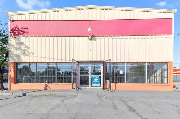 2521 Fulton Street, Houston, TX 77009