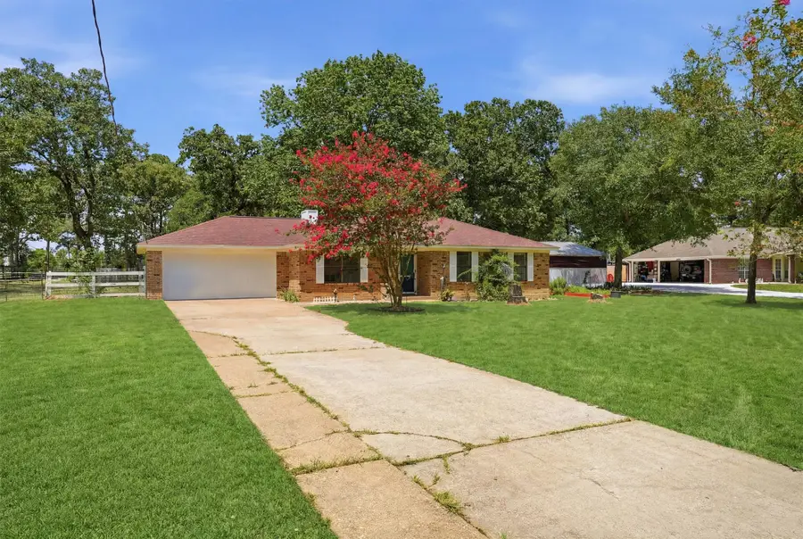 39 Wood Lodge Drive, Huntsville, TX 77320 - #2