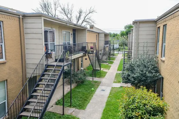 8100 Creekbend Dr #120, Houston, TX 77071