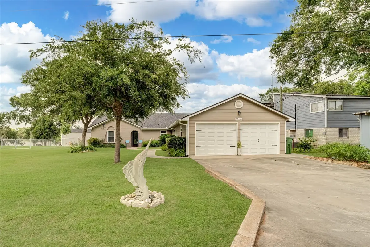 6041 Lazy Lane, Brazoria, TX 77422 - #1
