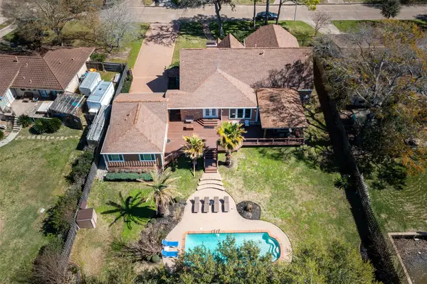 18510 Barbuda Lane, Houston, TX 77058