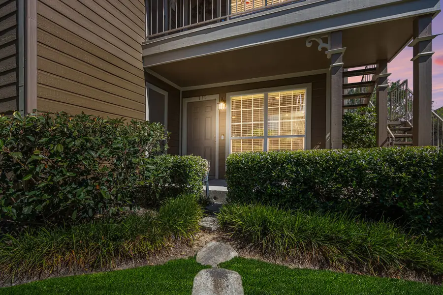 1880 White Oak Drive #111, Houston, TX 77009 - Image #2