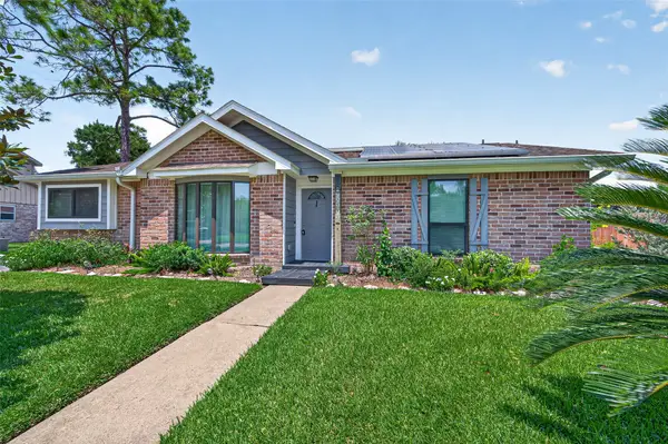 11818 Meadowdale Drive, Meadows, TX 77477