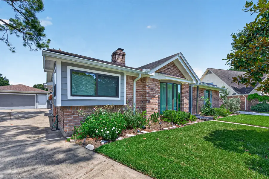 11818 Meadowdale Drive, Meadows Place, TX 77477 - #2