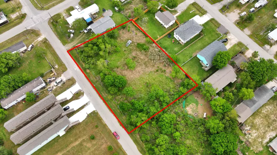 433 13th St, San Leon, TX 77539 - #3