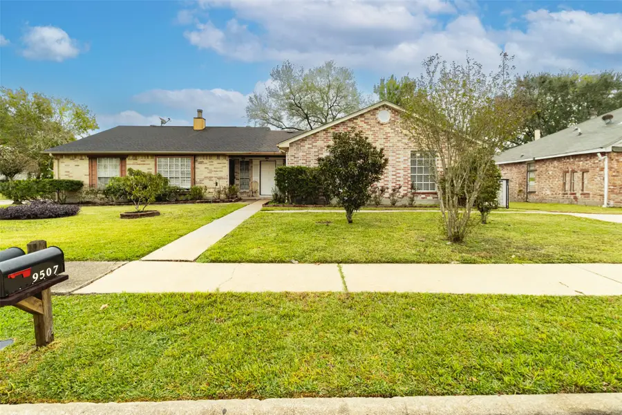 9507 Wellsworth Drive, Houston, TX 77083 - Image #2