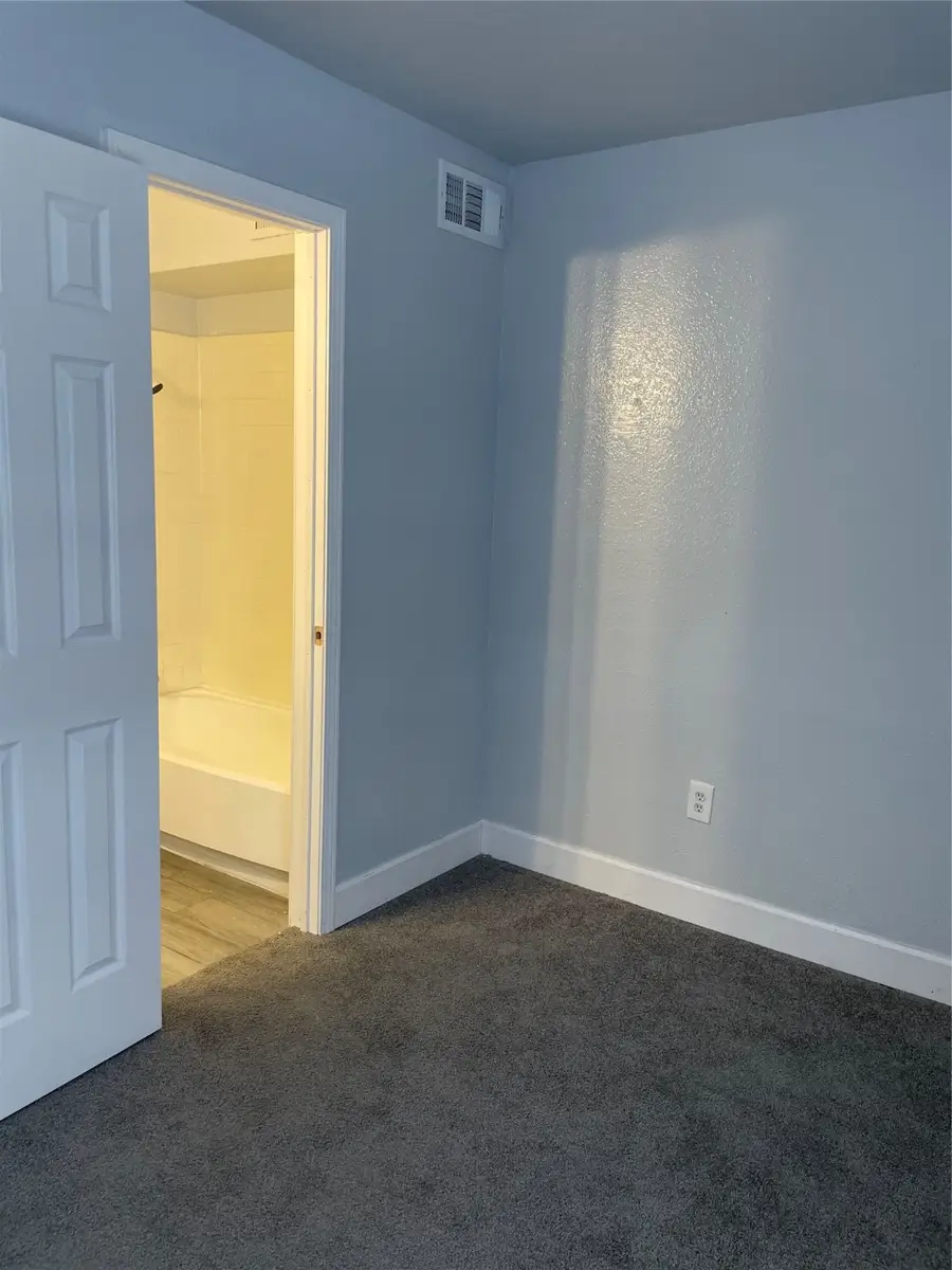 8703 Victorian Village Drive #8703, Houston, TX 77071 - Image #3