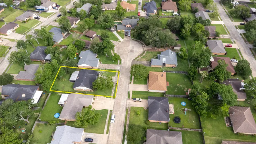 67 Sweetgum Court, Lake Jackson, TX 77566 - #2