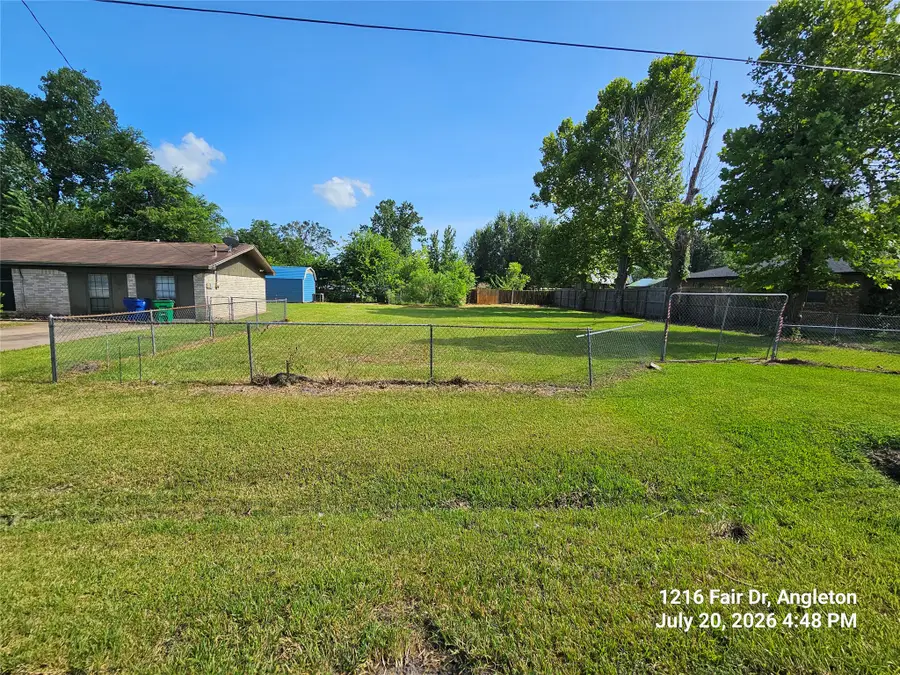 1216 Fair Drive, Angleton, TX 77515 - #2
