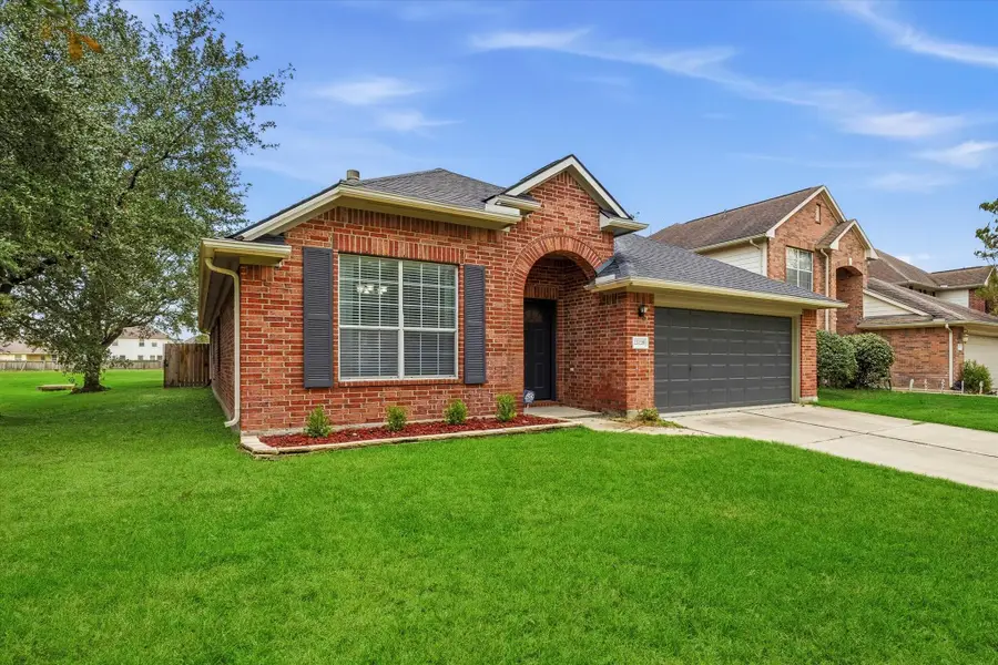 22028 Knights Cove Drive, Kingwood, TX 77339 - Image #2