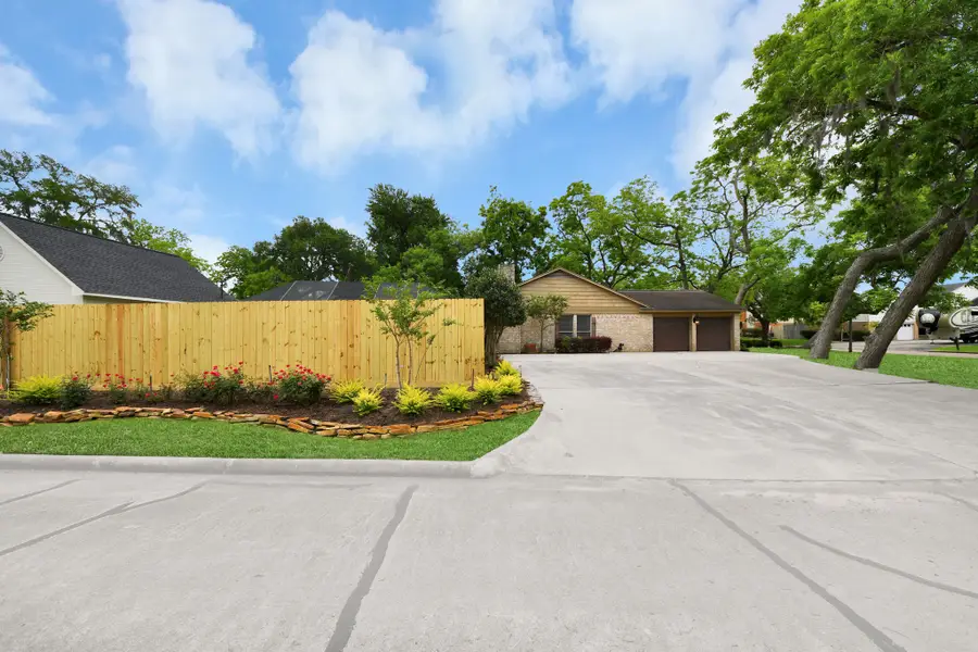 2207 S Belmont Drive, Richmond, TX 77469 - #3