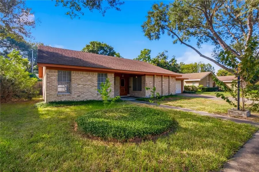 108 Castleway Street, Victoria, TX 77904 - #2