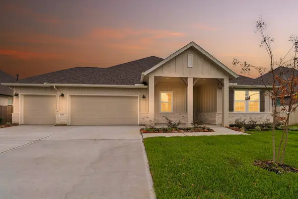 11402 Old Fashion Circle, Mont Belvieu, TX 77535