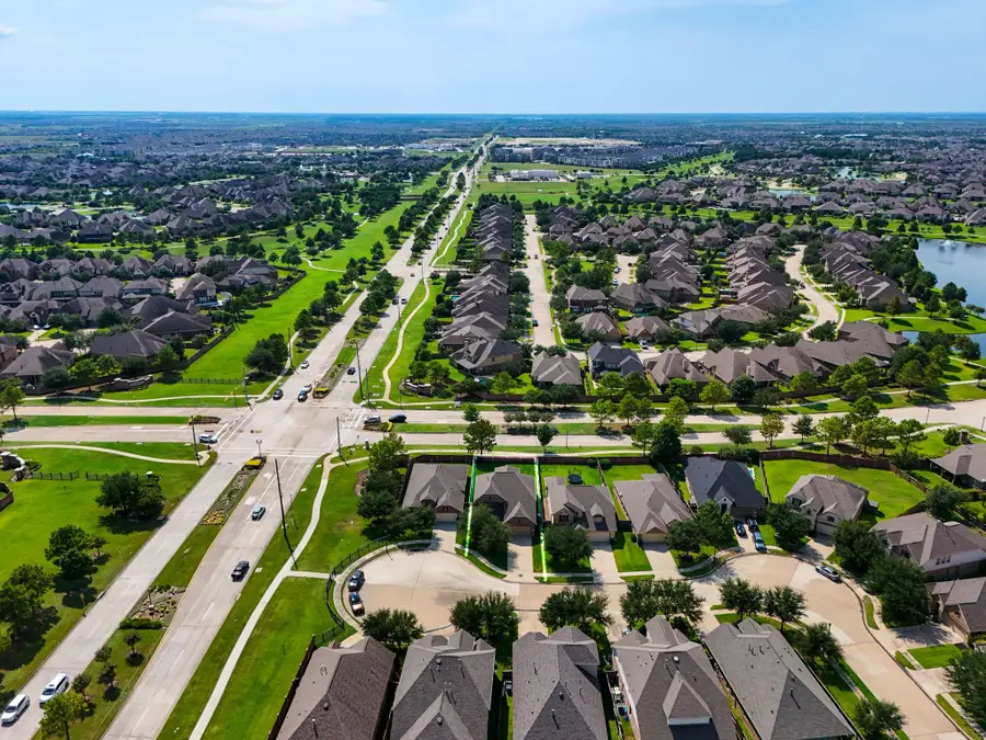 10111 Redgrove Falls Court, Cypress, TX 77433 - Image #2