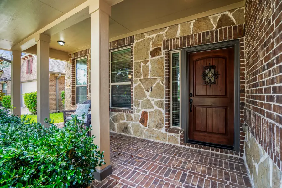 10111 Redgrove Falls Court, Cypress, TX 77433 - Image #3