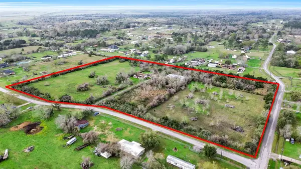 4918 Farmer Road, Alvin, TX 77511