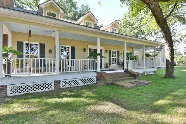 1263 Weishuhn Road, New Ulm, TX 78950