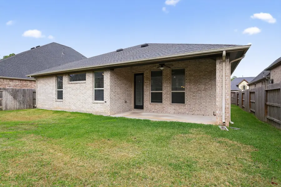 506 Blossom Cove Court, Pinehurst, TX 77362 - Image #3