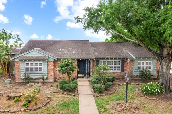 102 Parliament Drive, Houston, TX 77034